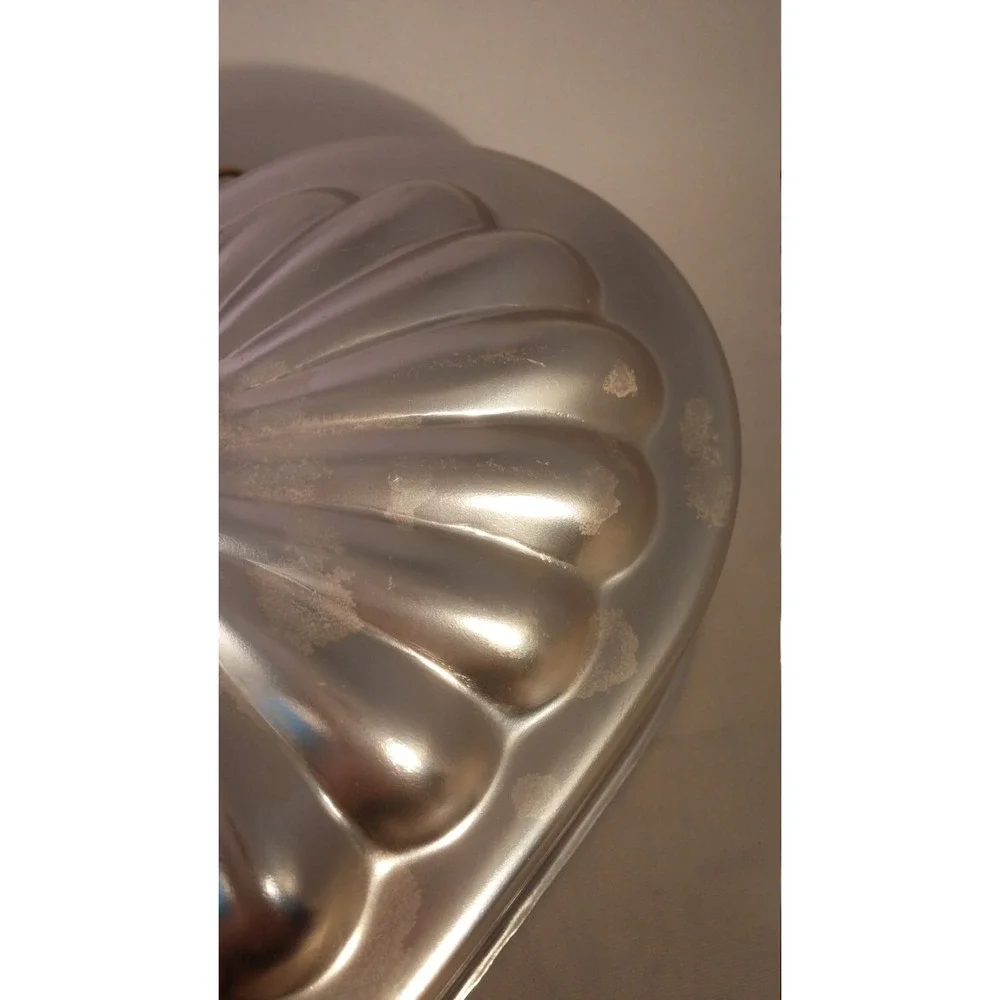 Vintage heart shaped‎ copper Jello mold